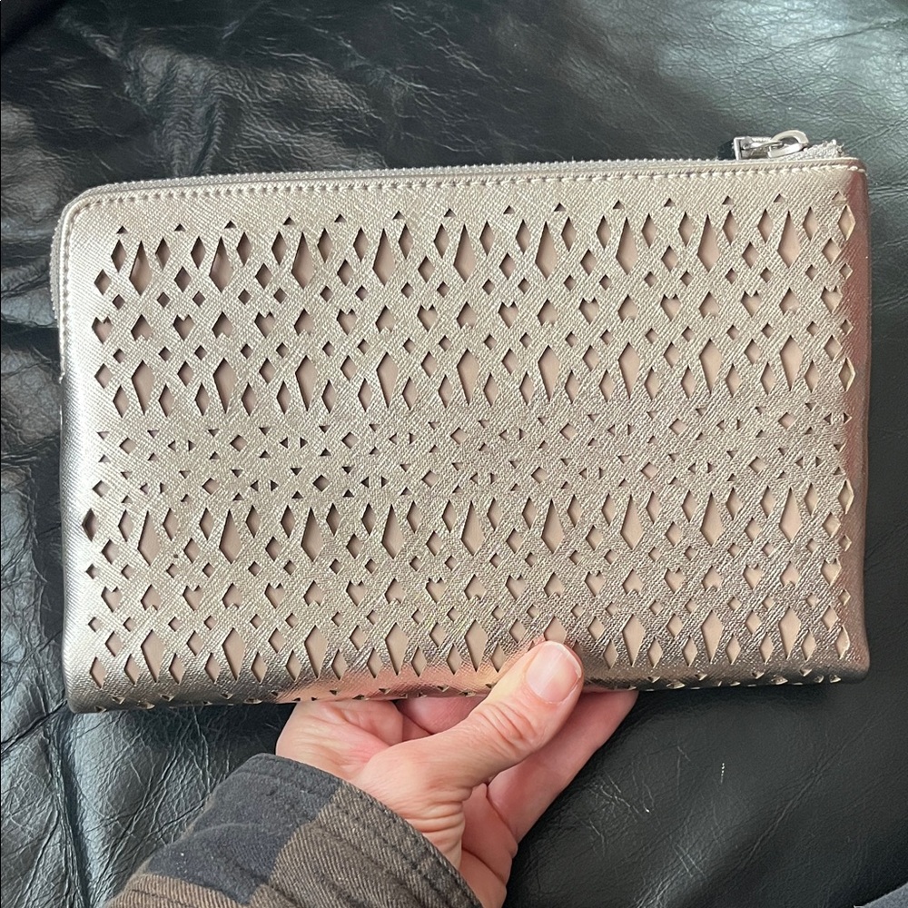 New Stella & Dot Metallic Rose Gold/Silver Clutch - Picture 4 of 16